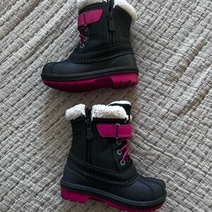Girls snow boots excellent condition